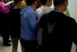 情人节现场被抓最新爆料,浪漫邂逅变尴尬瞬间